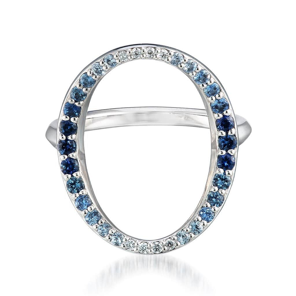 starjewelry_pressさんのインスタグラム写真 - (starjewelry_pressInstagram)「【Sapphire】 ホワイトのトップスに鮮やかなブルーが美しい"サファイア"をプラス。 シンプルなファッションにこそカラーストーンを合わせてコーディネイトを格上げ。  #starjewelry #スタージュエリー #sapphire #ダイヤモンド #diamond #pierce #ピアス #ring #リング #colorstone #autumn #秋」9月8日 13時15分 - starjewelry_press