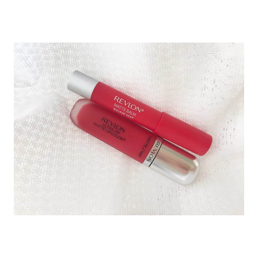 のインスタグラム：「#ヒロロ で買ったREVLONのマットリップ❤️❤️❤️ 私はマット感もいいし発色も良くて大満足です😚 LIVEやイベントで長時間塗ってても落ちにくかったので大満足です👍🏻✨ ヒロロでまたまた素敵なお買い物が出来ました(*´꒳`*) #ヒロロ #駅前 #hirosaki #revlon #レブロン #リップ #マットリップ」