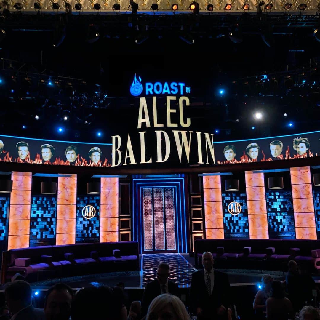 ショーン・ヘイズさんのインスタグラム写真 - (ショーン・ヘイズInstagram)「Having a blast at the “Comedy Central Roast of Alec Baldwin”. #AlecBaldwinRoast」9月8日 13時45分 - seanhayes