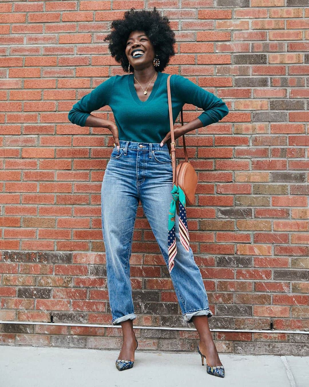 ジェイクルーさんのインスタグラム写真 - (ジェイクルーInstagram)「Spicy jade, on parade! We asked blogger @simplycyn to take this month’s color crush for a spin around Brooklyn. See all the style tips in our story.」9月8日 23時33分 - jcrew