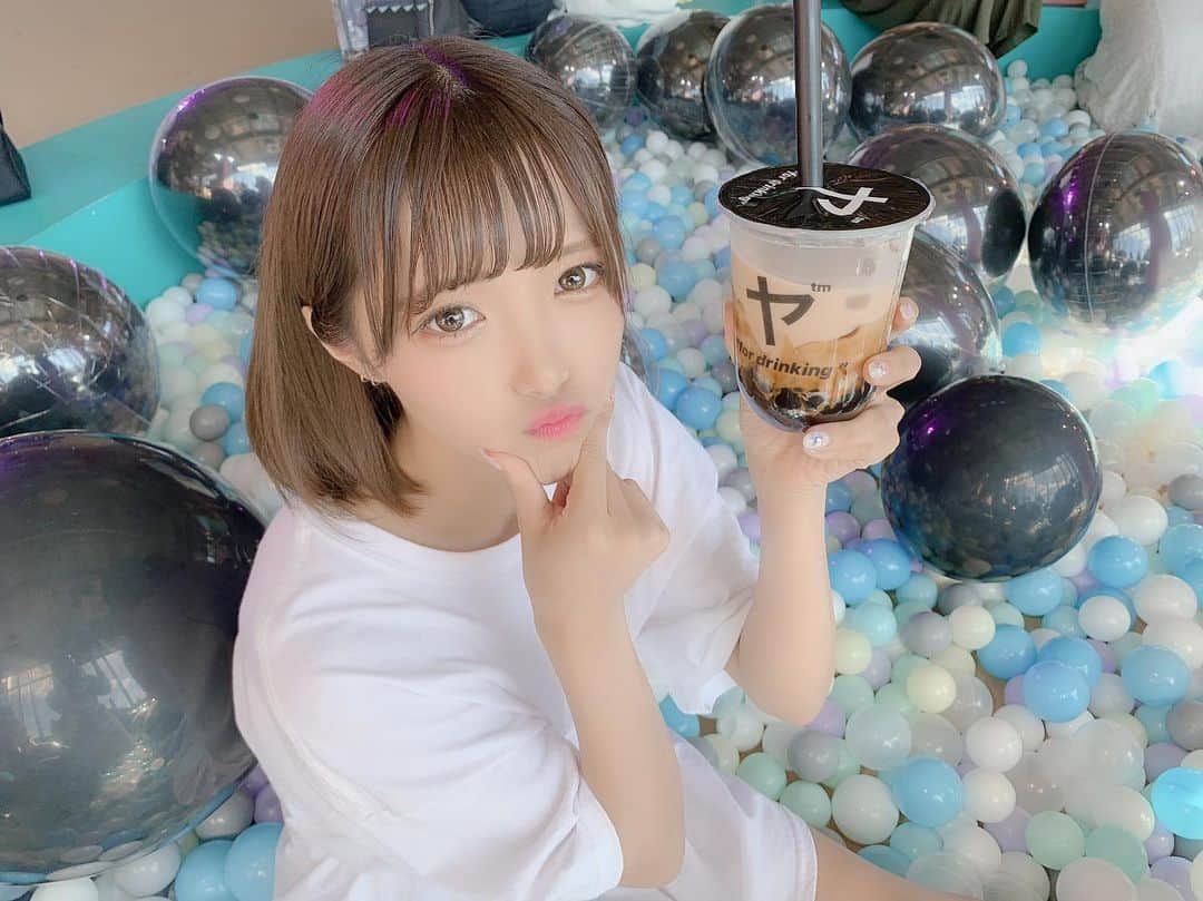 福山梨乃さんのインスタグラム写真 - (福山梨乃Instagram)「#タピオカランド で #三茶ヤ 飲んだ〜〜💁🏻‍♀️ さっぱり目で黒糖ミルクにしてはあっさりしてた気がする〜〜🥛タピオカ大きめもちもちでした、！美味しいけど甘党にはちょい物足りないかなぁ、 . 🥤#三茶ヤ黒糖ミルクtea . . #タピオカ巡り#タピオカ部#タピオカ飲み比べ#タピオカ中毒#タピ活#タピオカミルクティー  #タピオカ日記 #タピオカのある生活 #タピオカグラム #bobatea #bobamilktea#tapiocaland#tokyotapiocaland#原宿#原宿タピオカ#明治神宮前タピオカ#渋谷タピオカ#도쿄#黒糖ミルク#三茶#三軒茶屋#三軒茶屋タピオカ」9月8日 23時40分 - rinomaru_