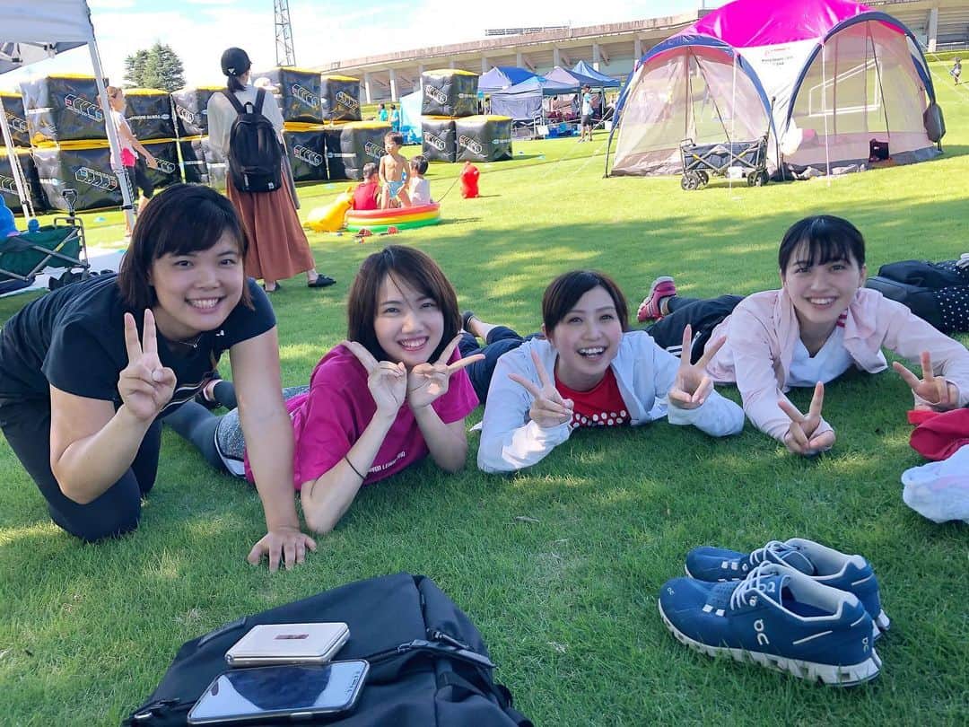 南條早紀のインスタグラム：「#企業交流リレーマラソン 参加してきました🏃‍♂️ . こういった類のものは 応援で参加はあったけれど 出走するのは初めて。 . 絶対無理🥺ってずっと思ってたけど 走ってみたら楽しいのね✨ なんとかなるものだ！ . 途中、声かけてくださった方、 ありがとうございました❤️ . ひぃー😬って体験を共有するのも なんだか尊い時間だと思いました☺️BBTでよかった＊ . 心地よい疲労感と猛烈な筋肉痛とともに 夏を終えられた気がします🍉✨ . 参加された皆様、MCさん、 出店されてた方々お疲れさまでした！ . . #リレーマラソン #ハーフの部 #一周 #1500m #ランニング #マラソン #企業交流 #運動 #筋肉痛 #やればできる #運動音痴説 #解除 #のはず #全力 #富山テレビ #BBT」