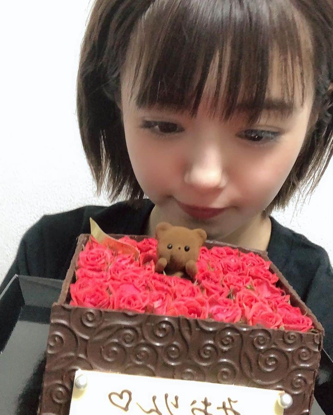 市川美織さんのインスタグラム写真 - (市川美織Instagram)「この前いただいたくまさんのケーキがめっちゃ可愛いすぎて食べるのもったいな過ぎた…けど食べた🧸﻿ ﻿ 美味しかったよぉぉぉ❤️﻿」9月8日 16時10分 - miori_ichikawa