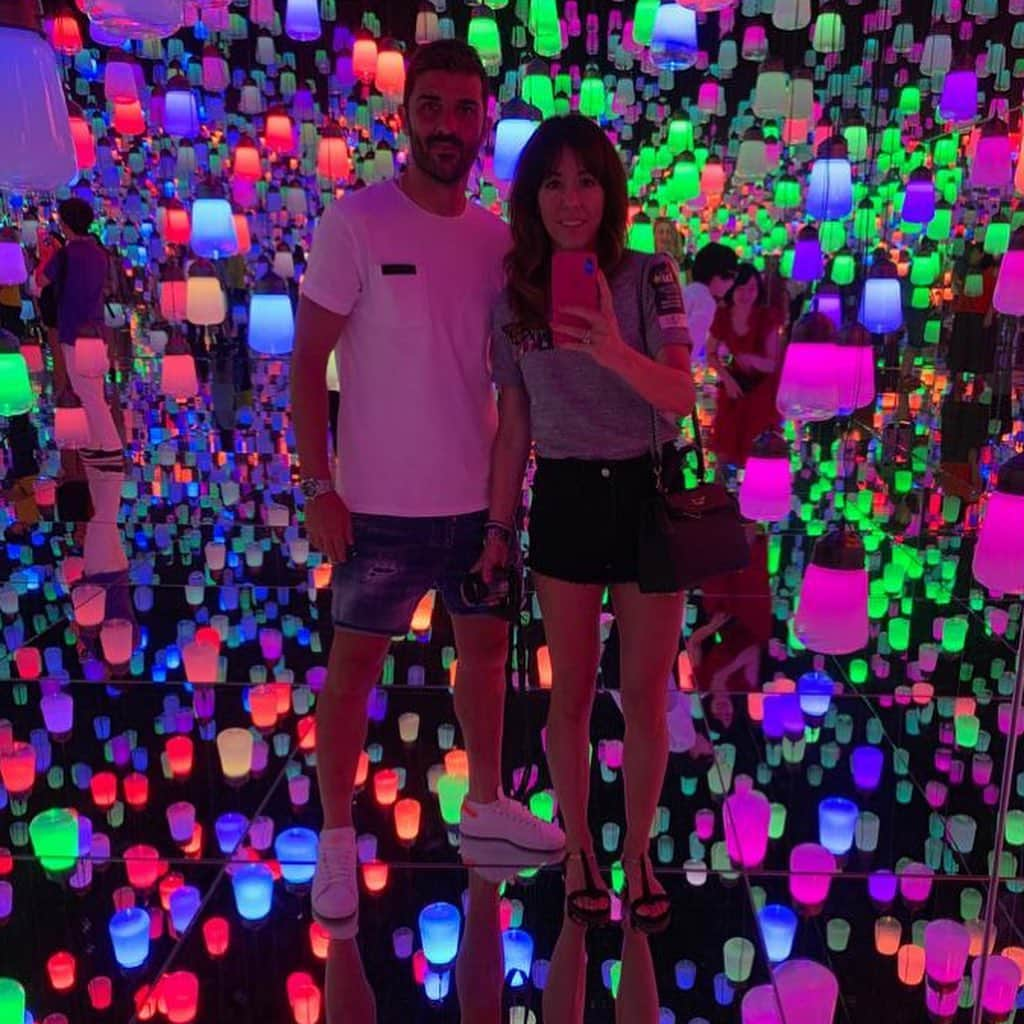 ダビド・ビジャさんのインスタグラム写真 - (ダビド・ビジャInstagram)「❤️💡🇯🇵🤙🏻 #teamlab #teamlabborderless #familygoals #daysoff #tokyo #japan #exploringjapan」9月8日 16時18分 - davidvilla