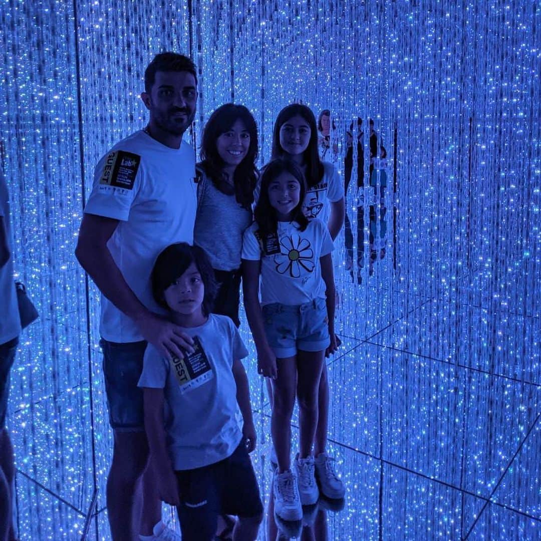 ダビド・ビジャさんのインスタグラム写真 - (ダビド・ビジャInstagram)「❤️💡🇯🇵🤙🏻 #teamlab #teamlabborderless #familygoals #daysoff #tokyo #japan #exploringjapan」9月8日 16時18分 - davidvilla