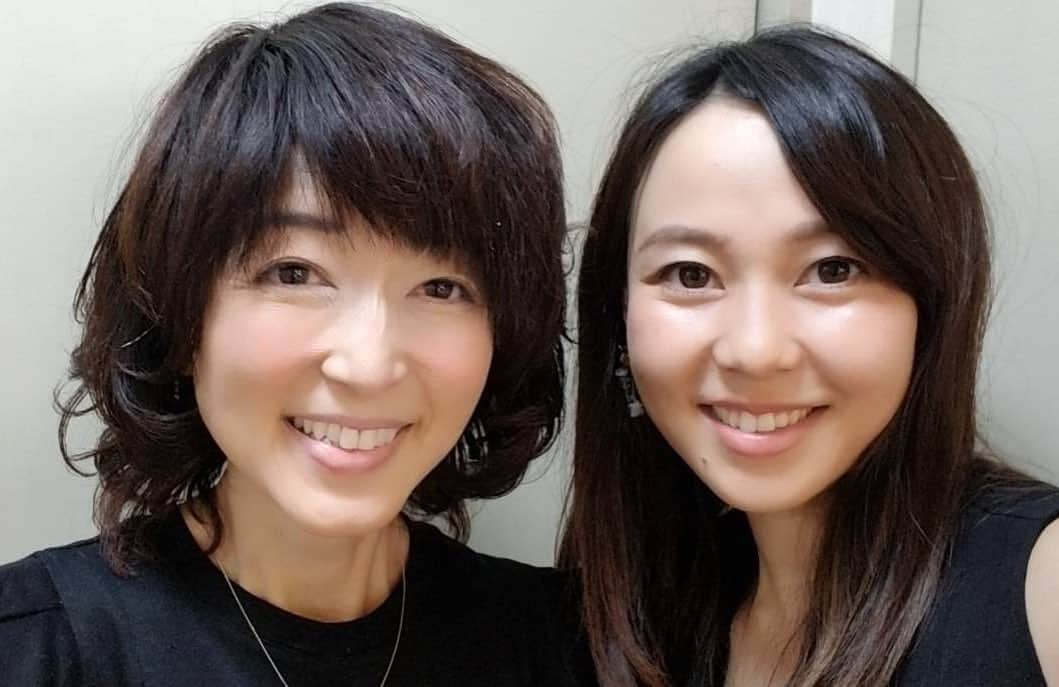 女子アナ47のインスタグラム：「. こんにちは、47発信プロジェクトです！本日は大澤さつきアナウンサーが『東京弾丸ツアー！！』をお届けします！ . みなさま、はじめまして。  今年夏、女子アナ47メンバーに加入しました、新米ですが、年齢だけはまあまあいっている(笑) 元愛媛朝日テレビアナウンサー、大澤さつきです。  神奈川県川崎市で生まれ、千葉県柏市、埼玉県さいたま市(旧大宮市)、神奈川県横浜市と関東で育ち、愛媛県松山市に移住してから20んんん年。 大好きな愛媛をみなさまにPRしていきます！ よろしくお願いいたします。 と言いながら、 初回は「愛媛から東京への、束の間の旅日記」です・・・・・・ . 続きはトップページのリンクから『47発信プロジェクト』へ！ . #47発信プロジェクト #アナウンサー #フリーアナウンサー #女子アナ #女子アナ47 #地方創生 #地方創生アナウンサー #マッチングサイト #マッチングサービス #47発信プロジェクト #大澤さつき #愛媛 #東京弾丸ツアー　#ママアナウンサーズ」