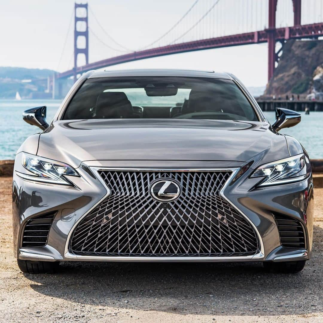 Lexus UKさんのインスタグラム写真 - (Lexus UKInstagram)「Fifth-generation luxury. #LexusLS  #Design #CarDesign #Automotive #Lexus #CarsofInstagram #Luxury #LuxuryTravel」9月8日 17時00分 - lexusuk