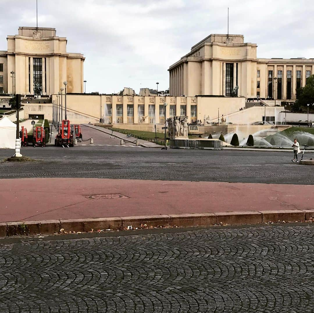 レイ・アレンさんのインスタグラム写真 - (レイ・アレンInstagram)「Paris in the fall! #👁ful #layover #onmyway」9月8日 17時07分 - trayfour