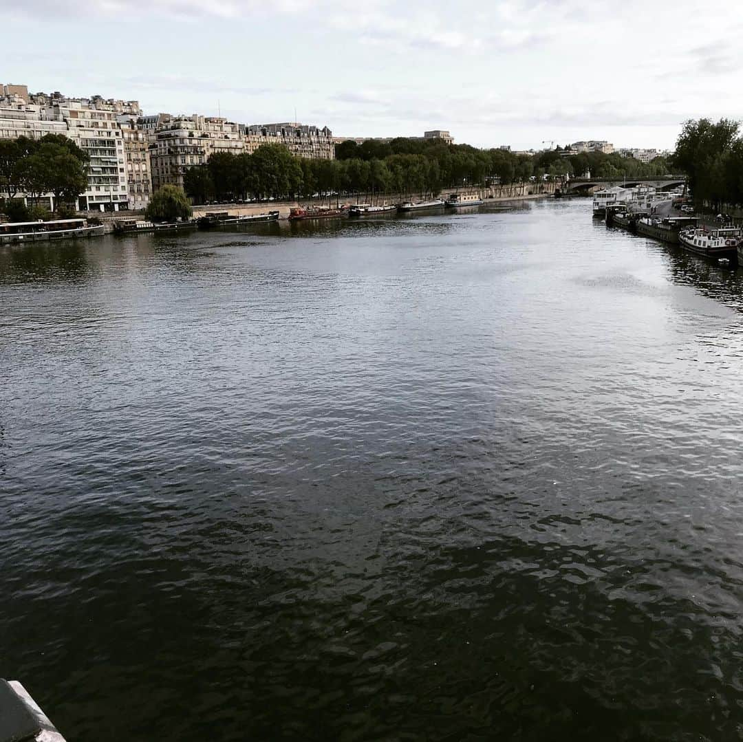 レイ・アレンさんのインスタグラム写真 - (レイ・アレンInstagram)「Paris in the fall! #👁ful #layover #onmyway」9月8日 17時07分 - trayfour