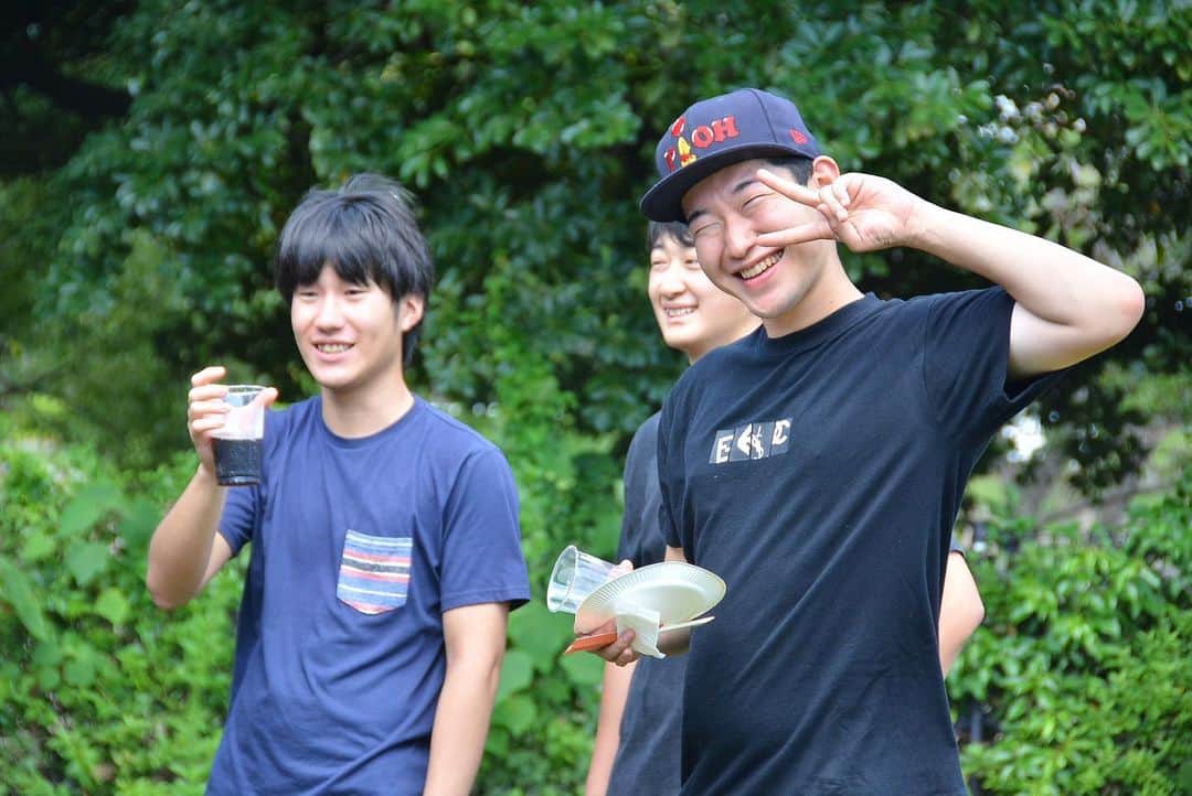 東京スポーツ・レクリエーション専門学校さんのインスタグラム写真 - (東京スポーツ・レクリエーション専門学校Instagram)「本日は、午前中が学生スタッフの研修で午後が学科の壁を越えて仲良くなる為のBBQを行いました！  台風の不安もありましたが物凄く晴れたので学生は全力で楽しんでいました😊  BBQ・じゃんけん大会・水遊びなどとても笑顔で最高でしたね👏  今日を活かして全員で今後の学生スタッフを頑張って行きましょう💪💪 #TSR #BBQ #学生スタッフ #水遊び #じゃんけん大会 #天気の子 #スポーツの学校 #スポーツを仕事に」9月8日 17時26分 - jikeitsr