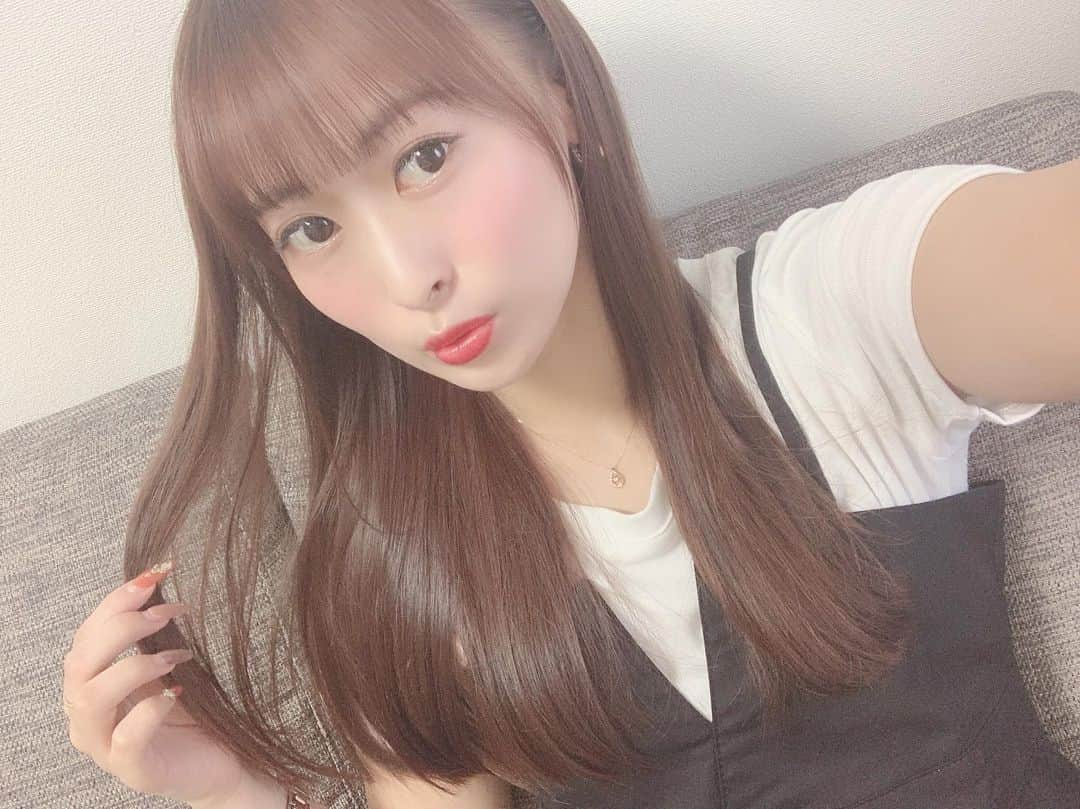 三浦亜莉沙さんのインスタグラム写真 - (三浦亜莉沙Instagram)「.﻿ 今日は湿気が凄そうだから﻿ ストレートヘアーにした🧚🏻‍♀️✨ .﻿ .﻿ #雨 #☂️﻿」9月8日 17時31分 - arisa_0720