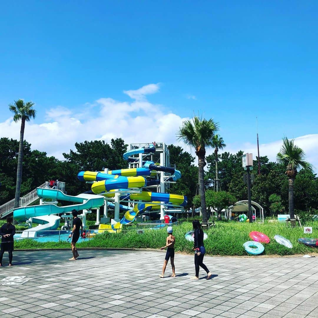 海の中道サンシャインプールさんのインスタグラム写真 - (海の中道サンシャインプールInstagram)「本日9/8(日)をもちまして、海の中道サンシャインプールは、令和最初の夏の営業を全て終了いたしました。期間中、たくさんのみなさまにご来場いただき、スタッフ一同心より感謝申し上げます。 来年の夏も、ここ、海の中道サンシャインプールにて、みなさまをお待ちいたしております‼️ 9/8(日)までの本年入場者数:183,541名  #サンシャインプール #海の中道サンシャインプール #sunshinepool #海の中道海浜公園 #海の中道 #うみなか #uminonakamichiseasidepark #uminonakamichi #uminaka #夏 #夏休み #福岡の夏 #summer #晴れ #福岡 #福岡市 #福岡市東区 #fukuoka  #850万人 #850万人突破 #1万人ごとにプレゼント  #18万人突破 #記念品 #記念品贈呈 #プレゼント #晴れ #夏の終わり#最終日 #フィナーレ」9月8日 17時46分 - uminaka_sunshinepool