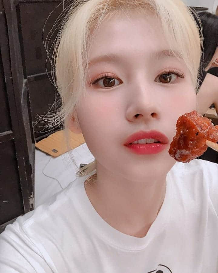 TWICEさんのインスタグラム写真 - (TWICEInstagram)「우리 치킨머거 헤헤헤헤」9月8日 17時40分 - twicetagram