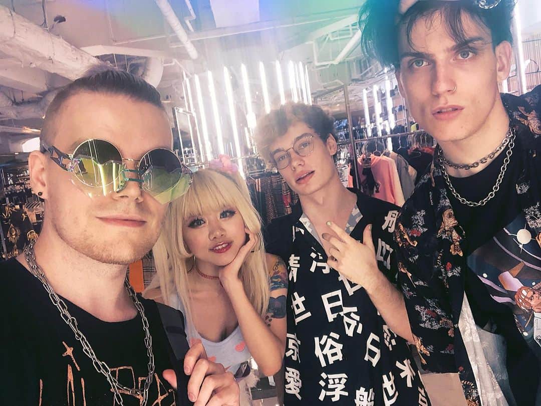 iBlaliのインスタグラム：「Grüße aus Tokyo Cityyy」