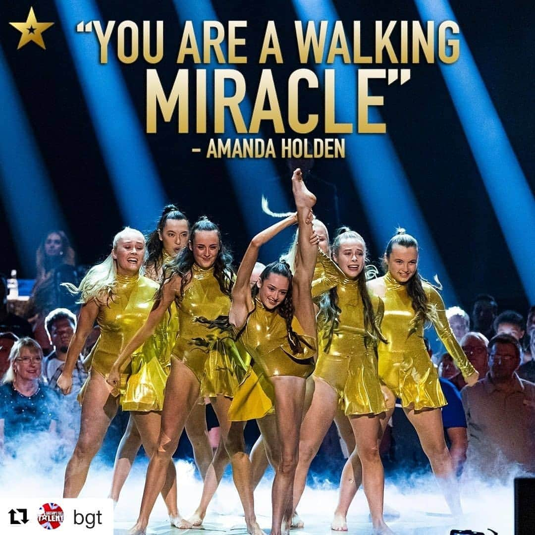 アリーシャ・ディクソンさんのインスタグラム写真 - (アリーシャ・ディクソンInstagram)「I am so proud of you @merseygirls  The way you love and look out for each other is so beautiful and your performance last night was magical! See you in the final!!! #BGTChampions 🇬🇧 🏆」9月8日 18時22分 - aleshaofficial