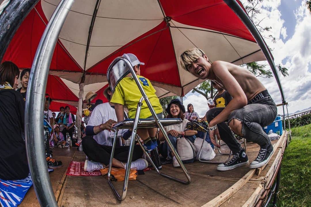 のインスタグラム：「トレジャー！！！最強の暑さだった！！！ 台風はトレジャーに勝てない！！！ってライブだった ！！！ 続きは10/27名古屋クアトロで待ってる！！！ photo by @nekoze_photo  #treasure05x  #thetelephones」