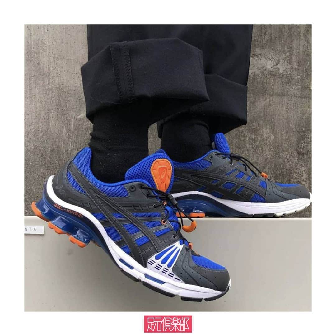 のインスタグラム：「“New utility” = “新しい活用性”を提言する英国発ブランド「AFFIX WORKS」が「ASICS」のパフォーマンスモデル[GEL-KINSEI]をディレクション。ヒール部の大型パーツには衝撃吸収素材のGELを配置し機能面に特化。シックなカラーリングの中にはオレンジの差し色が足元に映える逸足。 . (@fukuda.yohei ）さんの足元倶楽部 . ブランド : AFFIX WORKS × ASICS モデル: GEL-KINSEI . ▼今すぐフォローして最新情報をチェックしよう！ 【ASICS TIGER公式アカウント】 ⇒#@asics_tiger_japan . 【AFFIX WORKS 公式アカウント】 ⇒#@affixworks . #affix #asicstiger #gelginsei #アシックス＃アシックスタイガー #足元倶楽部 #足元くら部 #スニーカー #靴 #スナップ #운동화#newkicks#sneakerheads#sneakerfreak#sneakercon#sneakerfreaker #ストリート #今日のファッション #ファッションコーデ #セレクトショップ #今日の服#シンプルコーデ #ストリートファッション #デニム#オシャレ #mensclothing#coordinate」