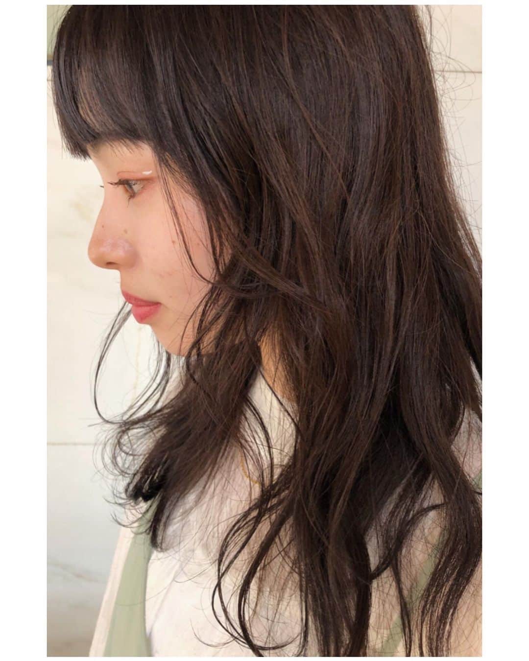 末次尚子さんのインスタグラム写真 - (末次尚子Instagram)「暗髪とのメイクのバランス❤︎ 色を使ったり、ポイントでアイラインとかやっぱり可愛い🥰 #switchnao#nao髪 #switchhairfukuoka」9月8日 18時56分 - nao_0120