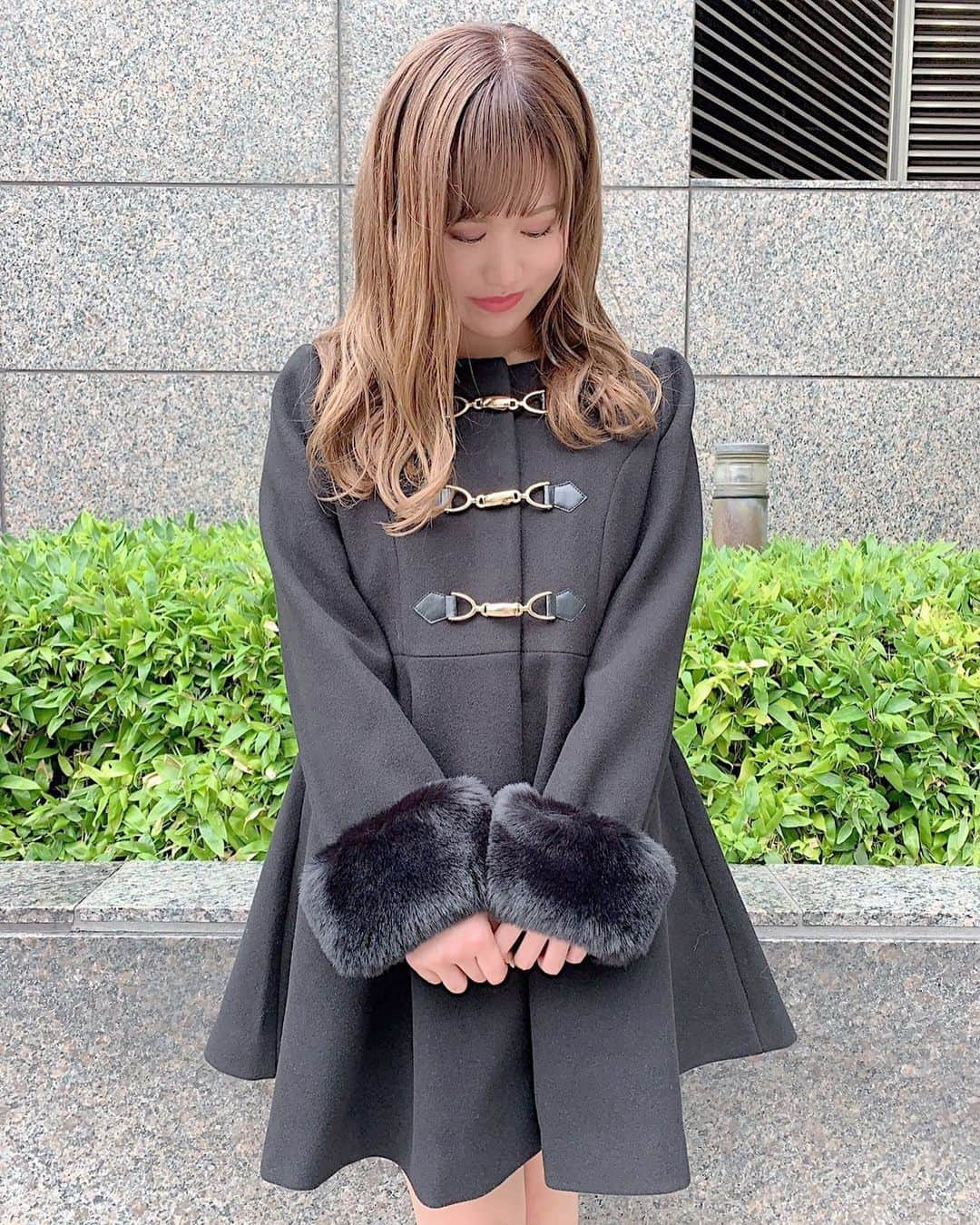 evelyn.coordinateさんのインスタグラム写真 - (evelyn.coordinateInstagram)「. . . ❄evelyn 2019 winter collection❄ . . 《 #ビット付きフレアコート 》 . 甘めなお洋服とも 相性抜群なフレアシルエット🎀☁️ . .  ビットと大きめのファーが お上品な印象に … 💭❤︎ . . blackのお色は1番大人っぽく 甘さも控えめで 着て頂けますよ🐰🥂♡ . . price / ¥13.800+tax size / S,M color / OW,PI,PBE,BK . . . #evelyn #エブリン#coordinate #コーデ #coat #コート #girly #ガーリー #ootd #2019aw #winter」9月8日 18時56分 - evelyn.coordinate