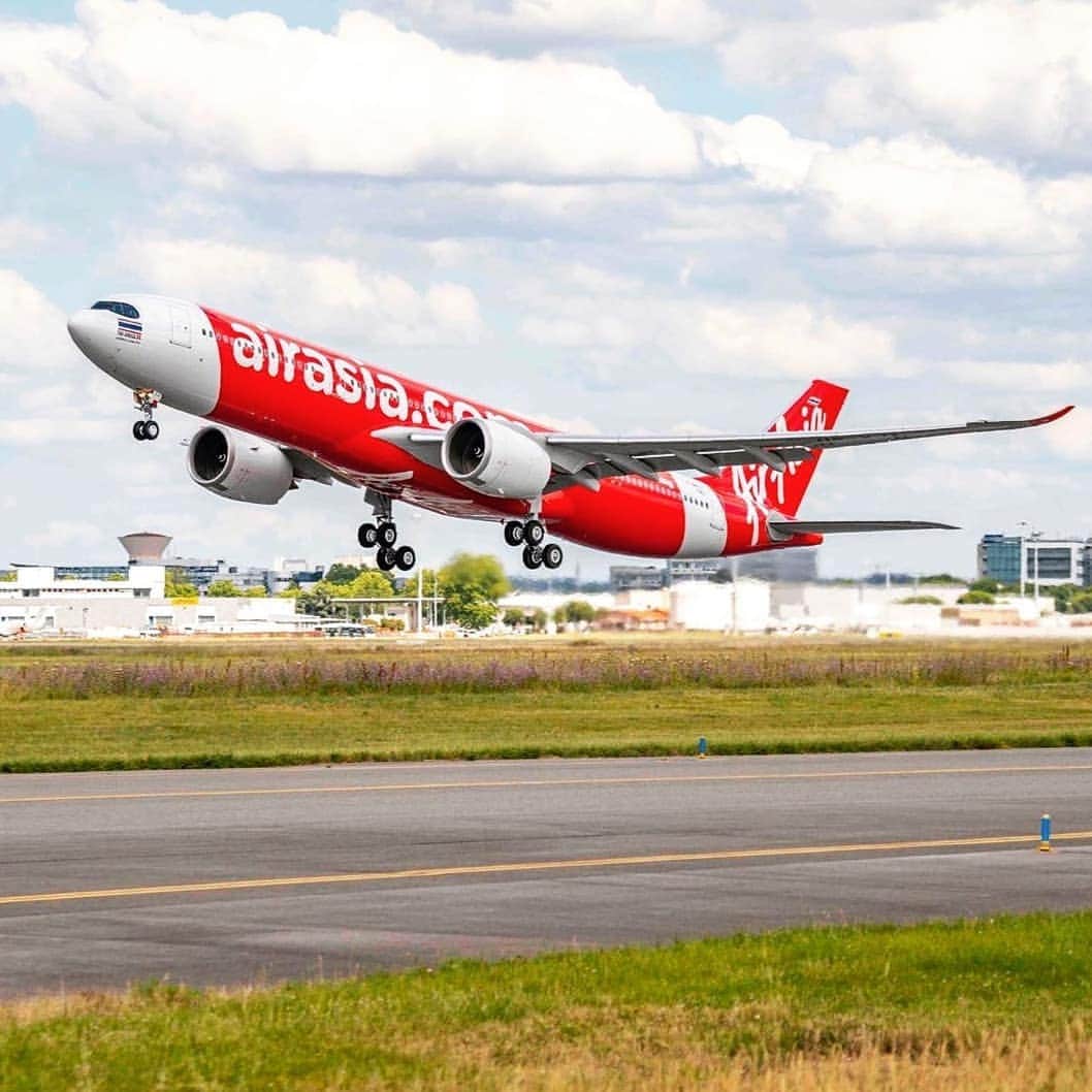 のインスタグラム：「Our new #AirAsia A330neo taking flight - ready to serve and fly you from Thailand to your dream destination!  Anyone spotted it? Share us your beautiful photos of/with it through IG stories. Don't forget to tag us so we can see!  #FlytheWorldChampion __________ First photo from @airbus」