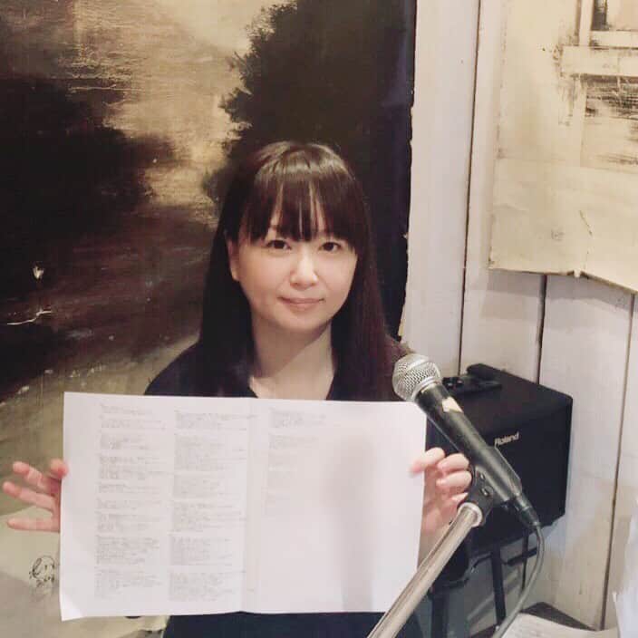 のインスタグラム：「下北沢レテ弾き語りライブ無事に終わりました。みなさん無事に帰宅しましたか？チケットも完売してとても嬉しかったです。 ありがとうございました🙇🏻‍♀️」