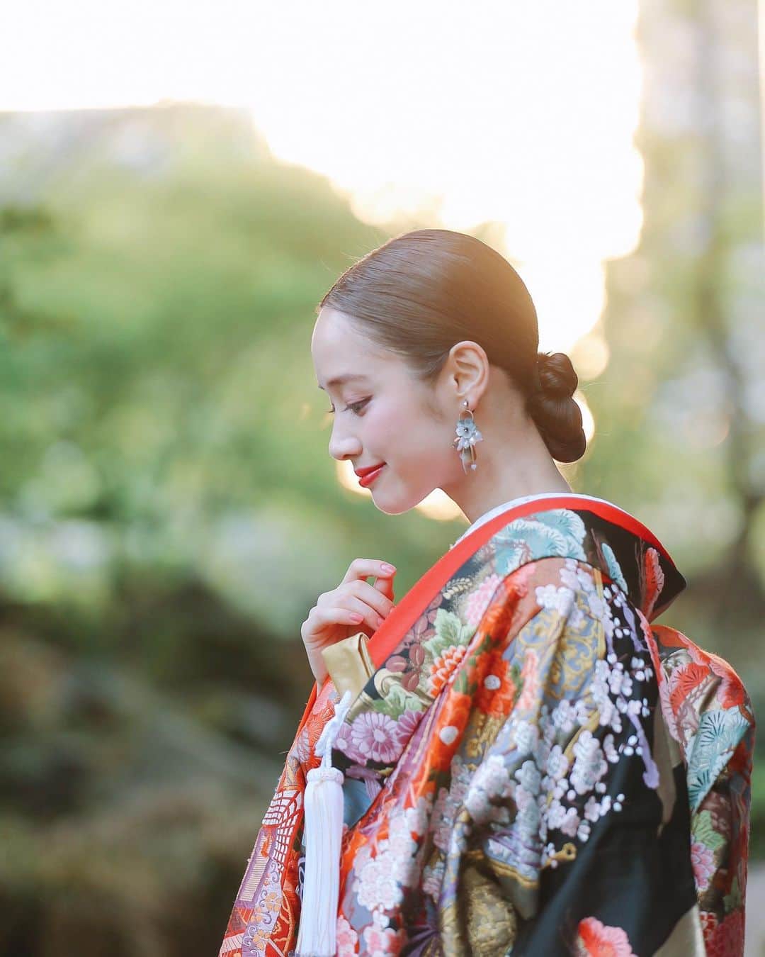 のインスタグラム：「. 💎フォトウェディング💎. . 結婚式のスタイルのひとつ. 結婚式みたいに盛大にはしたくないけれど. 思い出はつくりたい☺️. . そんな方にオススメです！. 詳しくはHPまで🕊. . * ****************** ウエディングのお問い合わせは プロフィール欄のURL公式HPからどうぞ🎵 Heritage Bridal Collection forty three（フォーティスリー） https://fortythree.official-wedding.jp/ ☎︎0120-172-050」