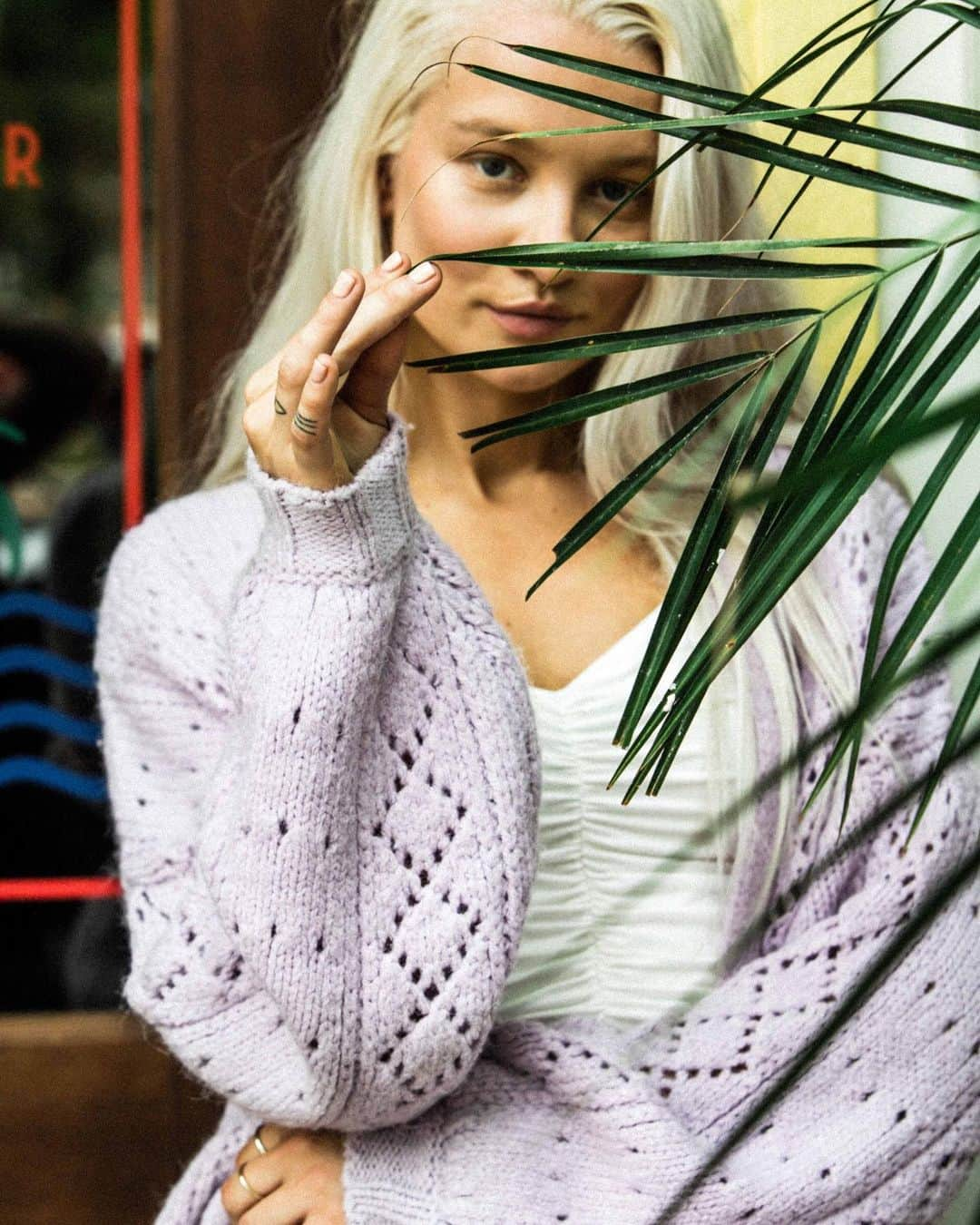 BILLABONG WOMENSさんのインスタグラム写真 - (BILLABONG WOMENSInstagram)「Voted most likely to sell out. Get the Blissed Out sweater before it's gone >> link in bio」9月9日 1時03分 - billabongwomens