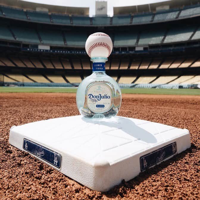 Los Angeles Dodgersさんのインスタグラム写真 - (Los Angeles DodgersInstagram)「LA all day. Watch the Dodgers take on the Giants and enjoy a crisp Don Julio cocktail.」9月9日 1時00分 - dodgers