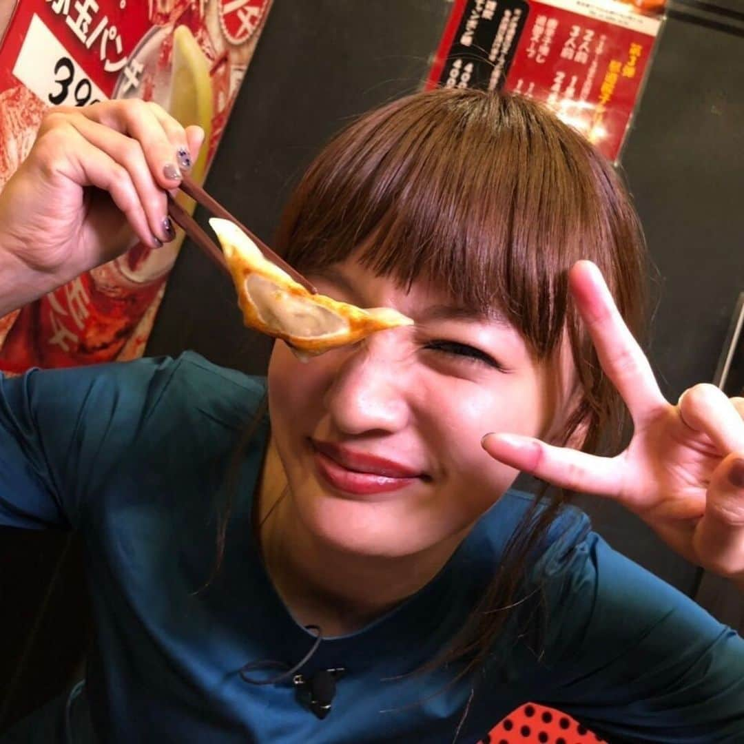 ZIP!さんのインスタグラム写真 - (ZIP!Instagram)「. 明日の #キテルネ！は🥟進化系ギョーザ🥟を紹介✨ . チーズタッカルギョーザに、すき焼き風ギョーザ🥺 そして、ギョーザがまさかのスイーツに⁉️ 常識を覆す新たなギョーザが続々登場🙌 . ⏰あさ6時45分ごろ！ リポーターはわたなべ麻衣ちゃん🎤 @mmaaiipp . #ZIP!」9月8日 19時33分 - ntvzip