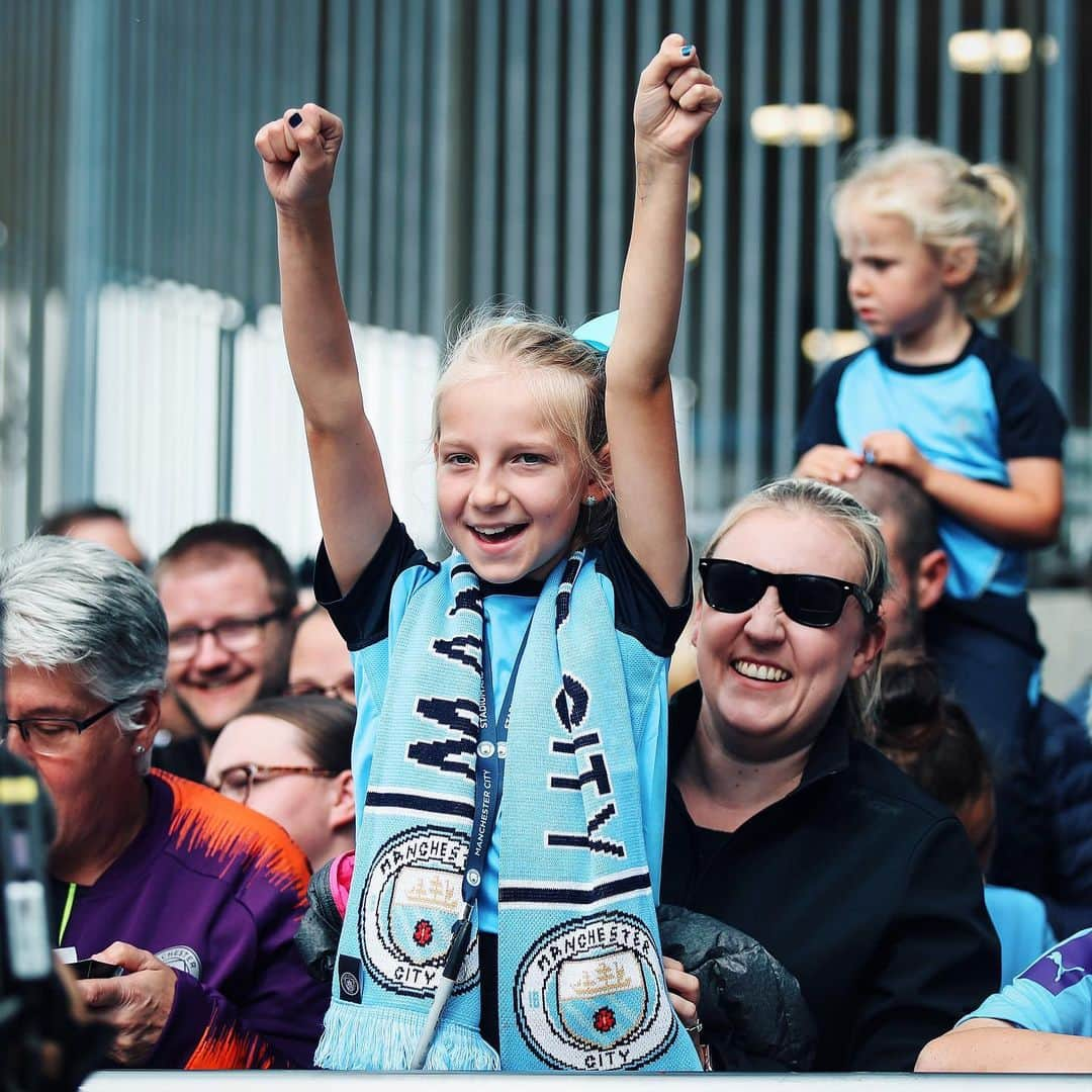 マンチェスター・シティFCさんのインスタグラム写真 - (マンチェスター・シティFCInstagram)「31,000 of you making it at @barclaysfawsl Derby Day to remember 💙 . #mancity」9月8日 19時34分 - mancity