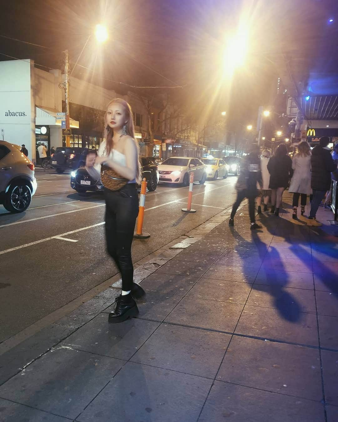 小林レイミさんのインスタグラム写真 - (小林レイミInstagram)「👜👠💄✨🌟 #melbourne #ausfashion #oneshoulder #nightout #fashiondiaries #fashionlook #ootd #wear #fitgirl #travelholic #traveller #outfitideas #強そう #ヘビースモーカー #毎週末お決まりの場所で遊んでそう  #回し蹴りしてきそう #会った事ない皆さんは実際どういう人間だと想像していますか」9月8日 20時32分 - _reimi._____