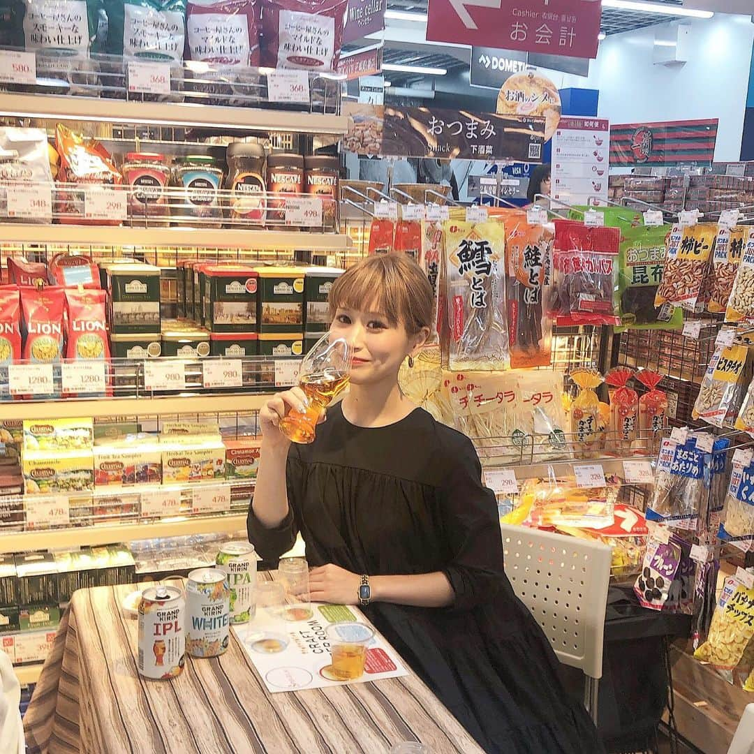 都築青空さんのインスタグラム写真 - (都築青空Instagram)「先日、 ビックカメラ新宿西口店で開催されていた クラフトビールセミナーへ参加してきました🍺@biccamera_official . . グラスや注ぎ方を変えるだけで クラフトビールの豊かな香りが際立って とっても美味しいことを知りました💓 そして、ビックカメラにこんな立派な 試飲コーナーがあるなんて 知らなかったから驚き！😳 . . 今回は @spiegelau_japan さん× @kirin_brewery さんの スペシャルセミナーだったけど、 クラフトビールの他にも ワインや日本酒など幅広いお酒を試飲できて 毎回いろんなセミナーも開催されています💛 . . お酒だけじゃなくておつまみもたくさん売ってるし、 帰りに家電も見れるのでお得感満載😊💕 楽しかった🥰🥰 . . #PR#ビックカメラ #biccamera #ビックカメラ新宿西口 #新宿西口 #クラフトビール #テイスティング #セミナー#家電#withbic #waitforbeer​​#クラフトビール​​#craftbeer​​#クラフトビール愛好家​​​#クラフトビール備忘録​#クラフトビール飲み比べ​​#ビール​​#ビール​ ​​#ビール好きな人と繋がりたい​​#ビール好き#spiegelau#kirinbeer」9月8日 20時25分 - aozora723