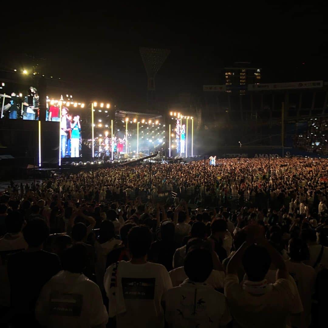 栗田善太郎のインスタグラム：「3万人とSuchmos ありがとうございました😊 明日無事に戻れましたら生放送で。 何としても戻ります！！」