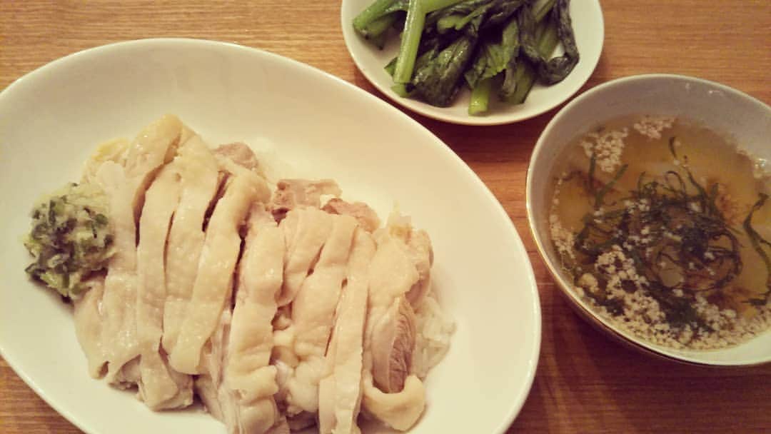 伊藤修子さんのインスタグラム写真 - (伊藤修子Instagram)「本当に台風が来るのかわかりませんが夕飯の材料だけ買いに出ました。」9月8日 20時43分 - itoshuko