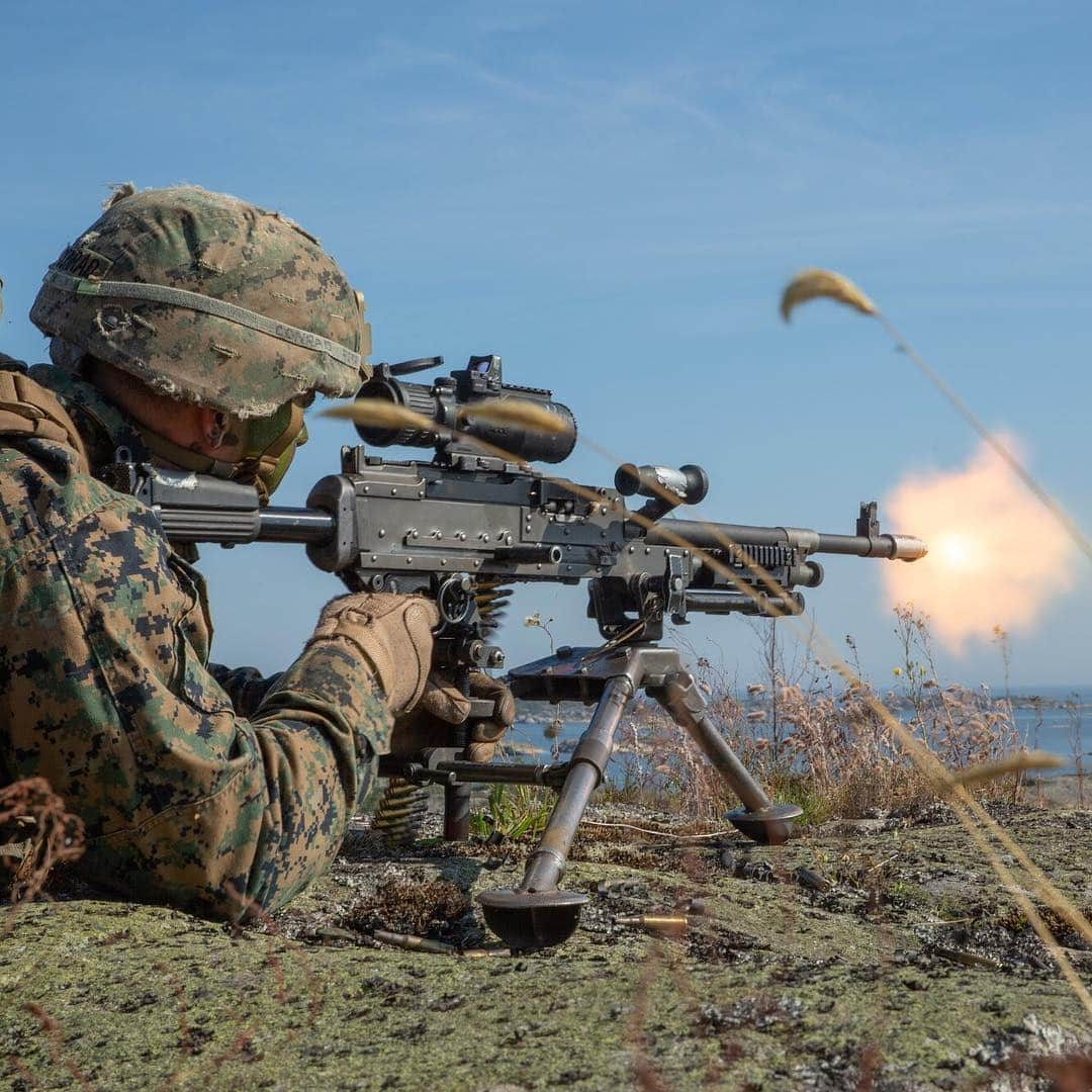 アメリカ海兵隊さんのインスタグラム写真 - (アメリカ海兵隊Instagram)「Shoot Your Shot  A Marine with @usmcfea provides suppressive fire during an amphibious assault raid as part of Exercise Archipelago Endeavor 19 In the Archipelago Islands, Sweden. (U.S. Marine Corps photo by Lance Cpl. Joseph Atiyeh)  #Marines #USMC #Military #Training」9月8日 20時52分 - marines