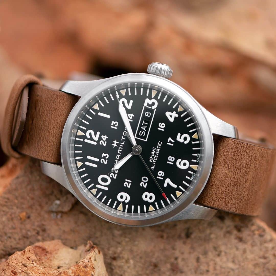 のインスタグラム：「At 42 mm and featuring the H-30 automatic movement with 80-hour power reserve, the Khaki Field Day Date Auto is a modern military-inspired choice #hamiltonwatch」