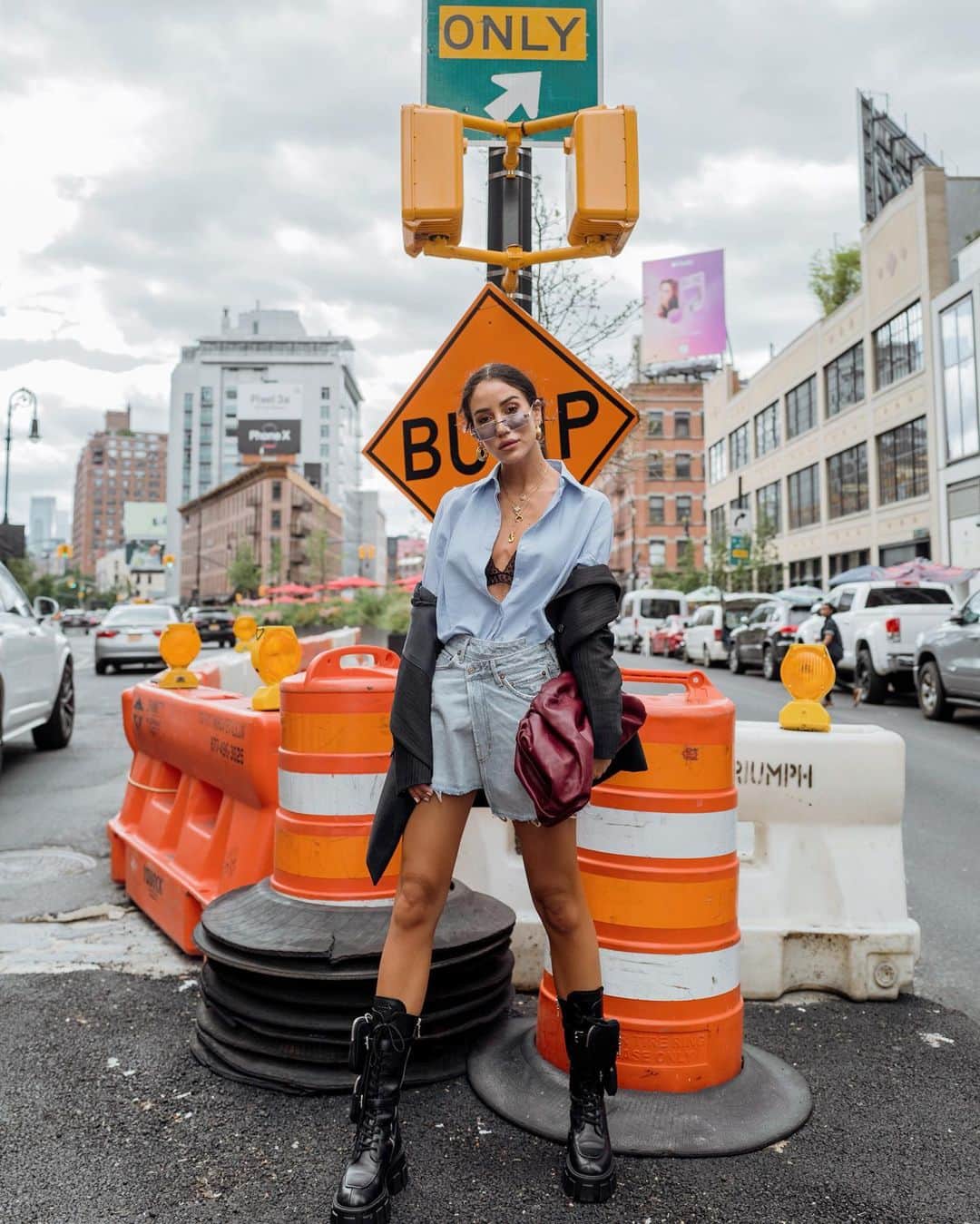 Tamara Kalinicさんのインスタグラム写真 - (Tamara KalinicInstagram)「My #NYFW had a bit of a bumpy start, which you know if you followed my stories. But It all quickly turned around and its becoming incredible! New Prada boots via @luisaviaroma (gift)  #newyork」9月8日 21時16分 - tamara