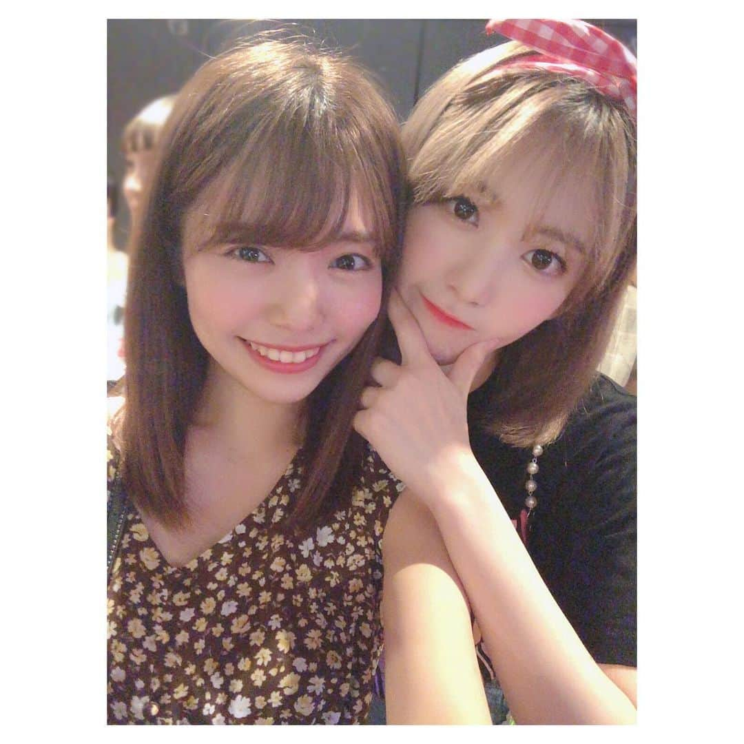 渕上舞さんのインスタグラム写真 - (渕上舞Instagram)「さくちゃん…！！ 久しぶりに会えました🥺💗 . . IZ*ONEとしての2人のステージ、やっとやっと観にいけて本当によかったです…！！たくさん刺激も受けた、素敵すぎる時間でした。 . . #eyesonmeinjapan #マリンメッセ福岡 #IZONE #HKT48 #奈子とはハグして写真は撮り損ねてしまったごめんなさい #写真載せる許可いただいてます🙇‍♀️」9月8日 21時14分 - mai_fuchigami_48