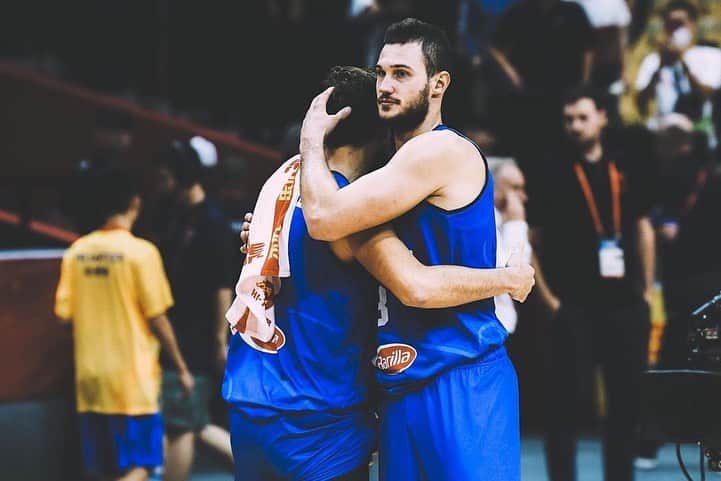 ダニーロ・ガリナリのインスタグラム：「🇮🇹 Si chiude oggi il nostro Mondiale. Inutile negare la delusione e il rammarico. Ma ormai il cammino è concluso, ci teniamo stretta la qualificazione al Preolimpico, dove ci rivedremo per cercare di andare a Tokyo 2020. #Italbasket #NothingButAzzurri #FIBAWC」