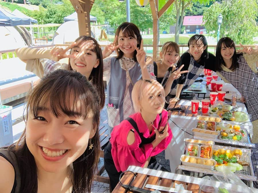 須田亜香里さんのインスタグラム写真 - (須田亜香里Instagram)「. . エプロン姿のメンバーと一緒にBBQ お野菜を焼いてお配り 一人一人とのコミュニケーションもバッチリ トークコーナーもガッツリ 着用していたエプロンを直筆サイン入りでプレゼント メンバー全員との写真撮影あり . .  #バスツアー  #SKEバスツアー  #SKEバスツアー関東  #ありがとう  #長野県 #bbq  #ske48 #frustration  #cd特典 #ファンイベント  #またやろうね」9月8日 21時26分 - akarisuda