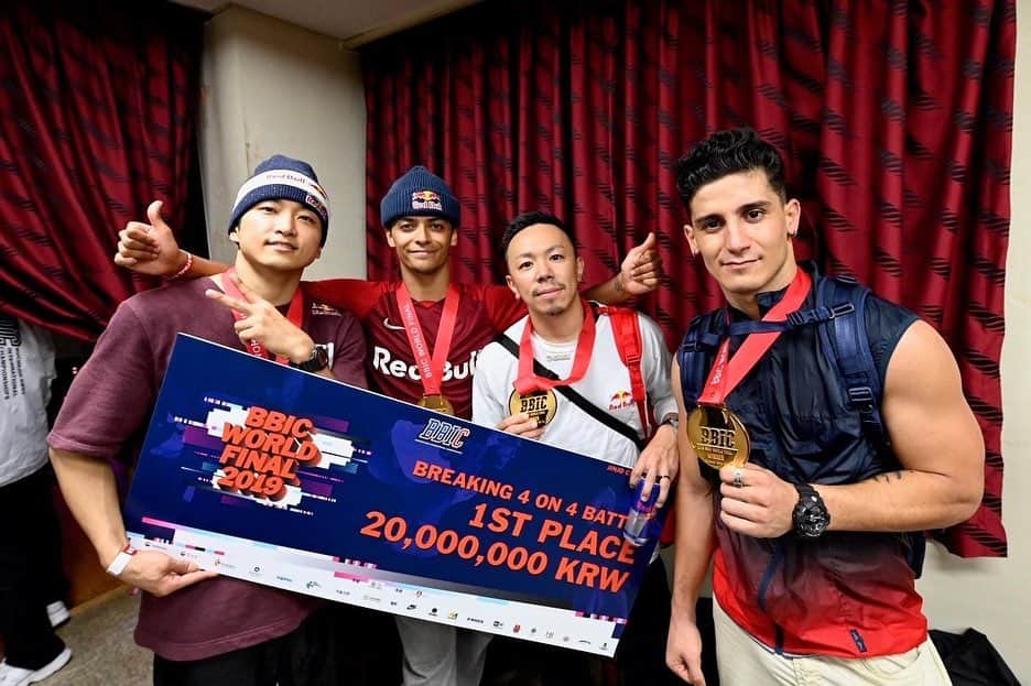 のインスタグラム：「We won @bbickorea 2019 🔥🔥🔥🔥 Thank you for everything my brothers🙏🏽 @bboyhongten @sunnisoulmeezy @lilzooisme  @redbullbcone」