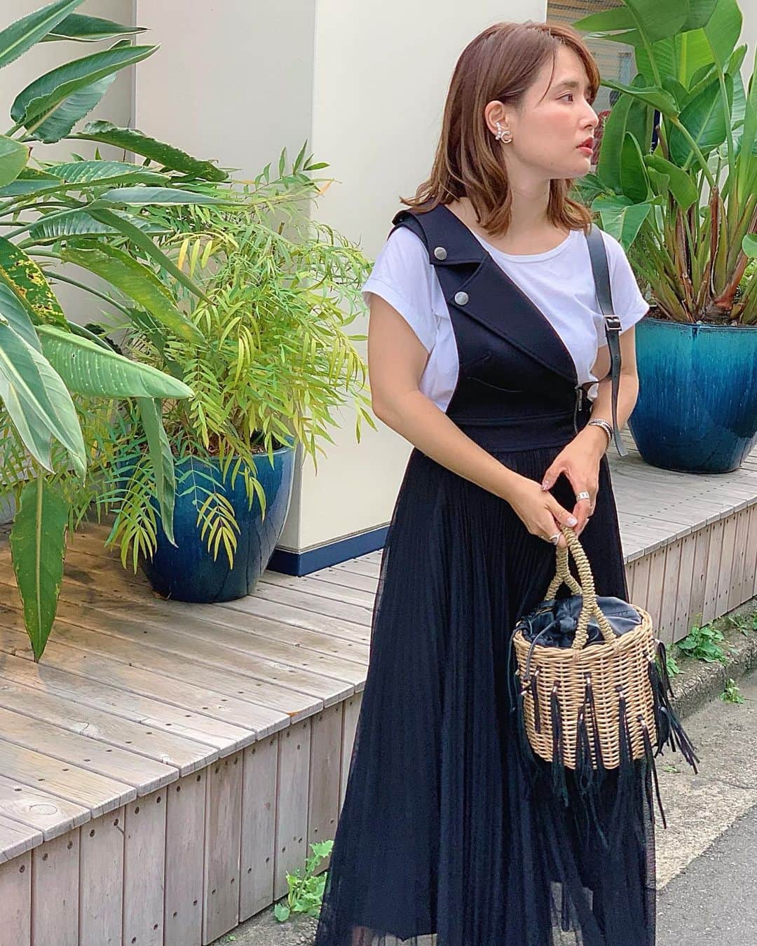 宮崎真梨子さんのインスタグラム写真 - (宮崎真梨子Instagram)「‥ いつかのお洋服。 展示会でオーダーしていた【AULA(@aula_official )】のチュールワンピ♡シンメトリーなデザインが可愛い♡寒くなったらニットとかと合わせて着ようっと♡ ∵ ∵ #AULA #アウラ #トレンチスカート #アシンメトリースカート #coordinate #ママコーデ #ママファッション #大人ファッション #30代コーデ #大人可愛い #ミヤマリ #vocest #vocemagazine #美容ブロガー #インフルエンサー #ママ #男の子ママ #超未熟児ママ #mamagirl #おしゃれさんと繋がりたい #男の子ママと繋がりたい」9月8日 21時41分 - miyamari92