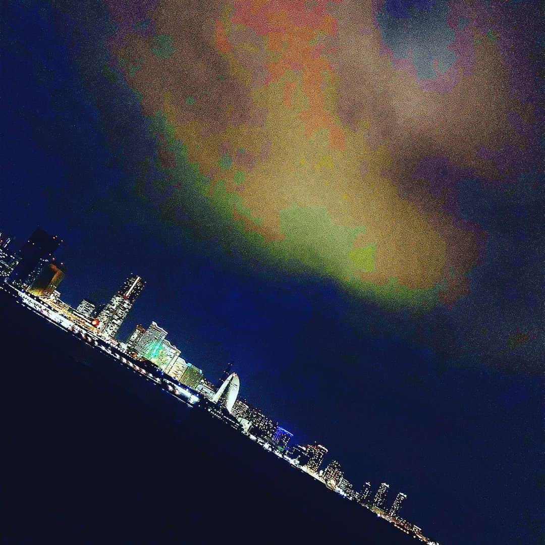 LIKIYAさんのインスタグラム写真 - (LIKIYAInstagram)「🌃🌃🌃﻿ ﻿ ﻿ No matter how deep the darkness, the lights will guide us to future🌐﻿ ﻿ ﻿ Photo by me📱﻿ 撮影の合間に撮った夜景✨ ﻿ ﻿ #nightview ﻿ #light﻿ #starlight #LIKIYA」9月8日 21時45分 - likiya16rmpg