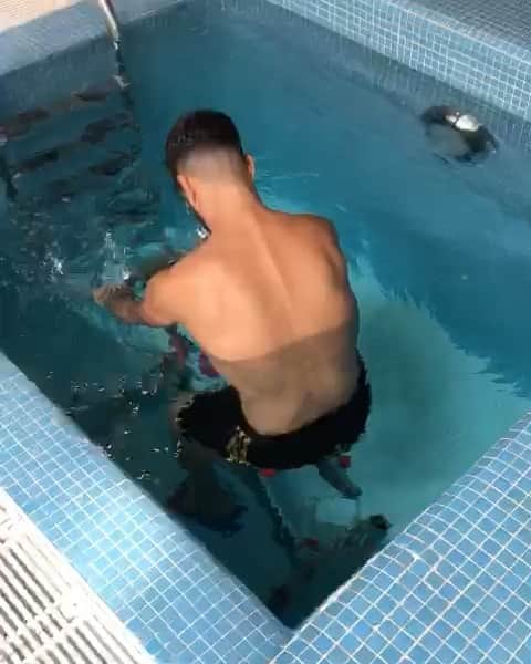 マルコ・アセンシオのインスタグラム：「Trabajando duro con mentalidad positiva. #pasoapaso / Working hard with a positive mindset. #stepbystep」