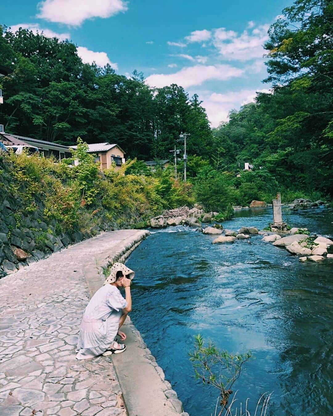 木村仁美のインスタグラム：「夏の終わり。 photo/父 . . . . . . . . . . . . . . . #夏の終わり #夏 #残暑 #旅の記憶 #青い世界 #ノスタルジックな風景 #古着女子」