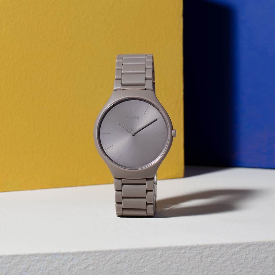 のインスタグラム：「Iron Grey creates depth and shadow. There's more to it than meets the eye. Which colour would you choose? Find out more about the collection at the link in the bio. #MasterOfMaterials #TrueThinline #RadoColours #IronGrey #Ceramic #LeCorbusier #LesCouleursLeCorbusier #ArchitecturalPolychromy」