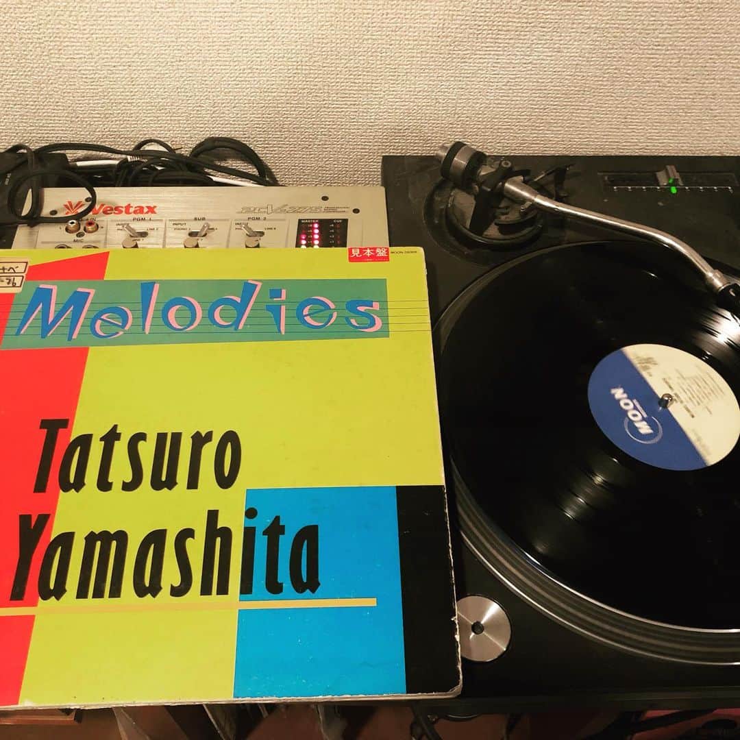 五箇公貴のインスタグラム：「竹内まりやのドキュメンタリー録画観てたら結果こんなことに。つーか、テレビはこうあるべきという近年稀に見る素晴らしいドキュメンタリーでした。本当にNHKのスタッフに感謝します。ありがとうございます。」