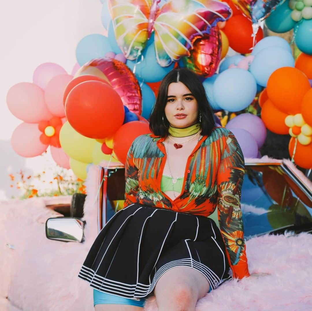 ニューヨーク・タイムズさんのインスタグラム写真 - (ニューヨーク・タイムズInstagram)「Barbie Ferreira has gotten a lot of attention for her personal style. She has learned to use clothing as a way to embrace her body. It’s something she has in common with her character Kat Hernandez on “Euphoria,” HBO’s teen drama filled with drugs, despair, danger and sex. “I also hated myself for so long, as a lot of young girls do, and then I just had to not fall into that trap and make a very conscious decision not to do it,” @barbieferreira said. She found that, among other things, wearing latex and leather made her feel powerful and comfortable in her skin. And she is already thinking about Kat’s future in season 2. “I feel like in my personal life I’ve been gay as hell,” she said, and she would love to see her character explore her sexuality more. “I think Kat’s a little queer, but that might be my perspective.” Visit the link in our bio to read more and make sure to follow @nytimesfashion. @amydickerson_photographs took this photo.」9月8日 23時01分 - nytimes