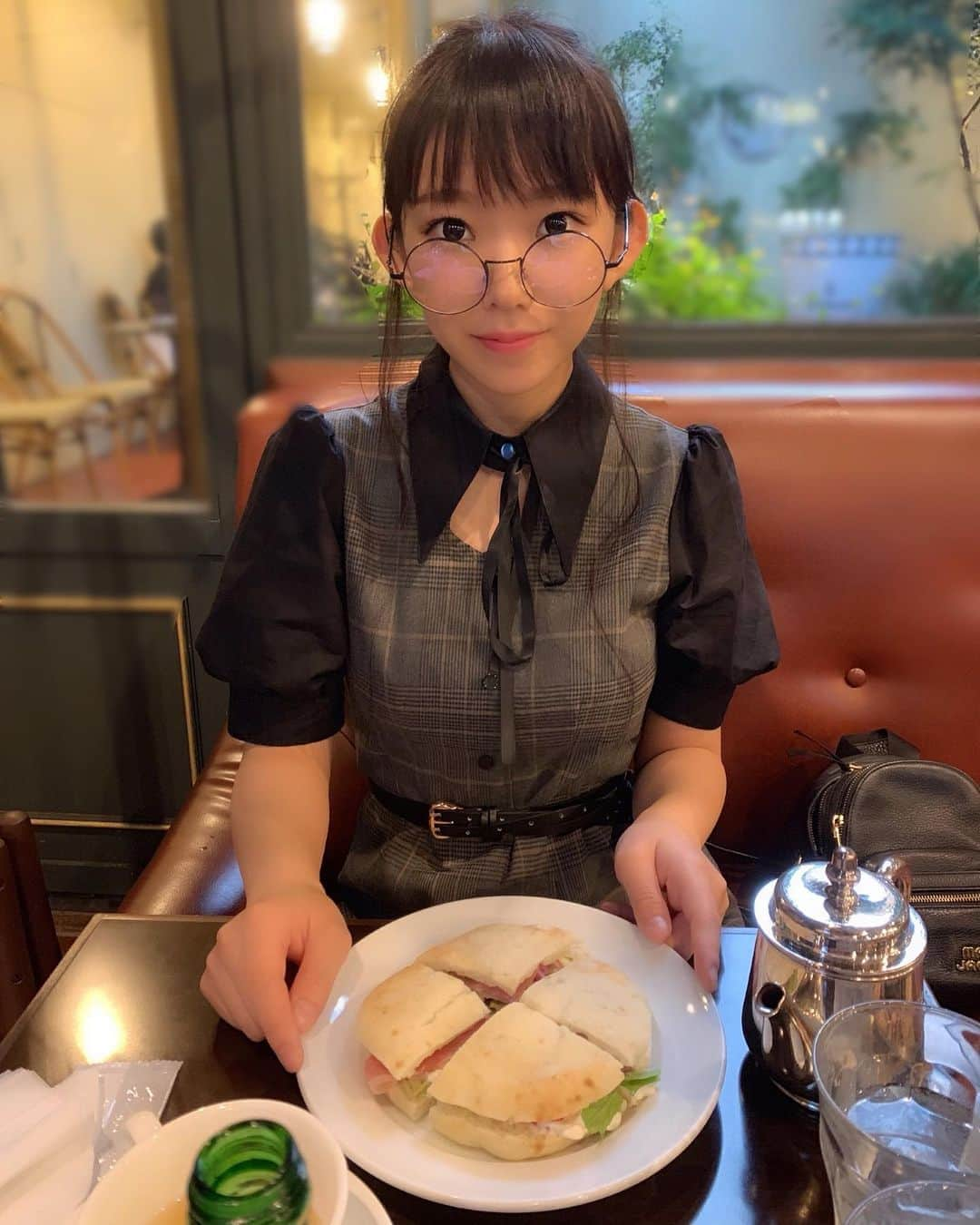 長澤茉里奈さんのインスタグラム写真 - (長澤茉里奈Instagram)「真面目ぶってる #今日のまりちゅう」9月8日 22時58分 - marinanagasawa1008