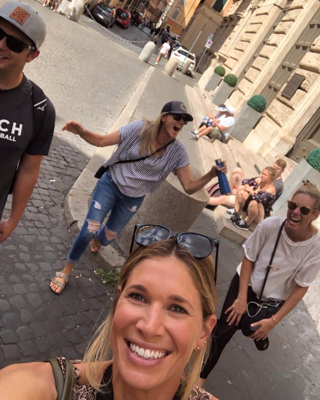 エイプリル・ロスさんのインスタグラム写真 - (エイプリル・ロスInstagram)「Some of my favorites from this past week in Rome 💕  Didn’t do as well as we wanted in the tournament, but crushed being tourists 📸」9月8日 22時59分 - aprilrossbeach